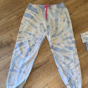 K-crew tie-Dye Joggers and hooded sweatshirt size small